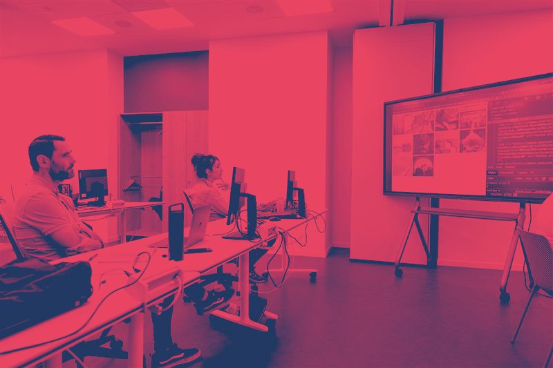 Móvil proactivo: simplifica tus trámites y disfruta del ocio digital Móvil proactivo: simplifica tus trámites y disfruta del ocio digital